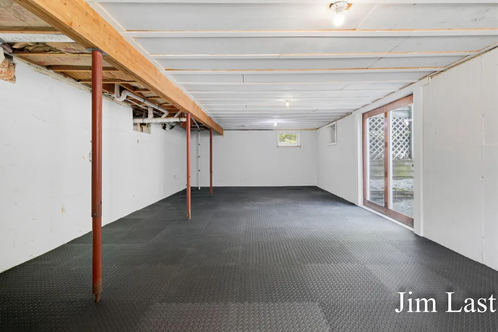 933 Barbara Street NW Grand Rapids, MI 49544