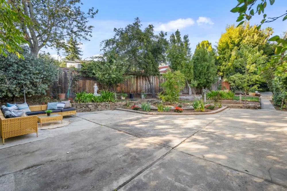 2 Beverly Drive San Carlos, CA 94070