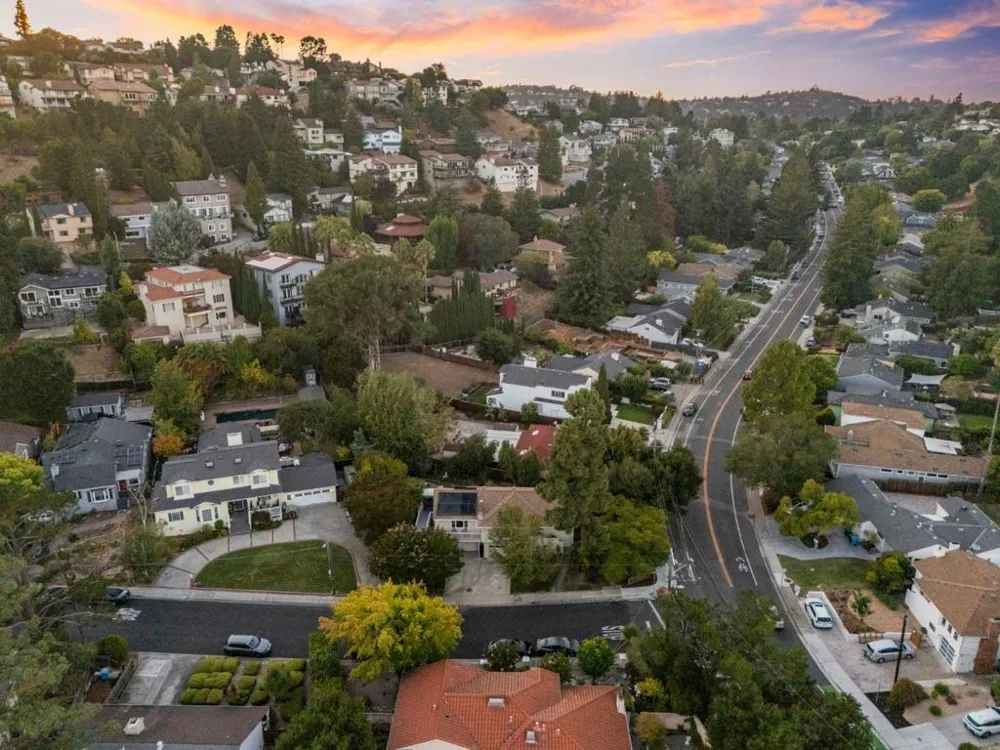 2 Beverly Drive San Carlos, CA 94070