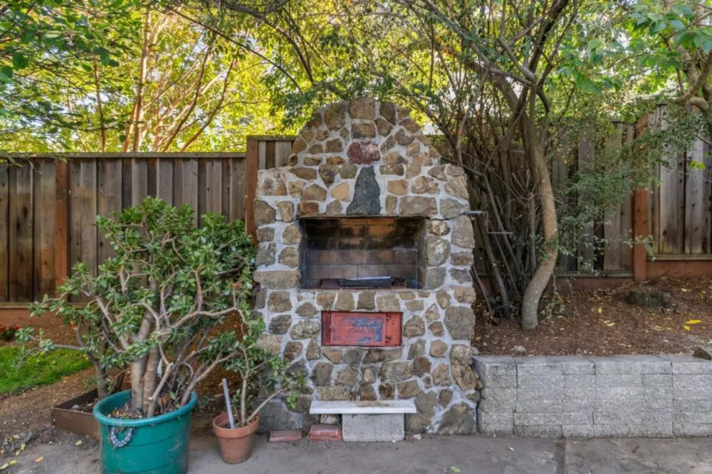 2 Beverly Drive San Carlos, CA 94070