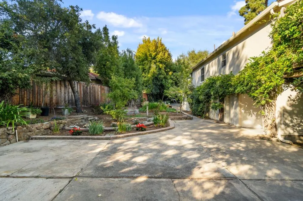2 Beverly Drive San Carlos, CA 94070