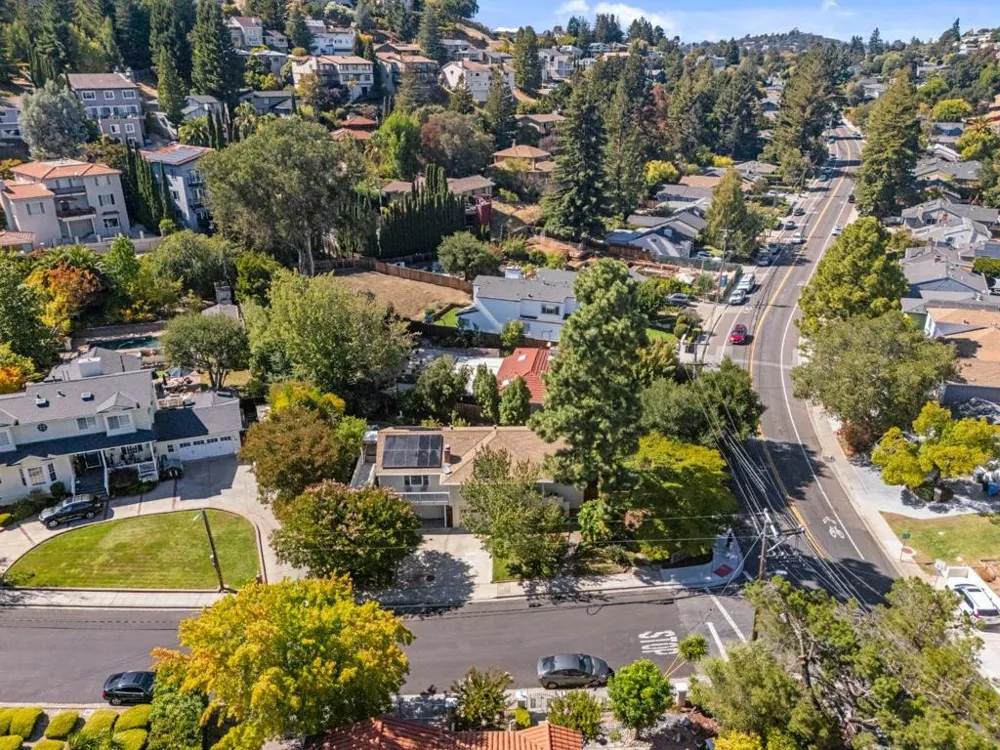2 Beverly Drive San Carlos, CA 94070