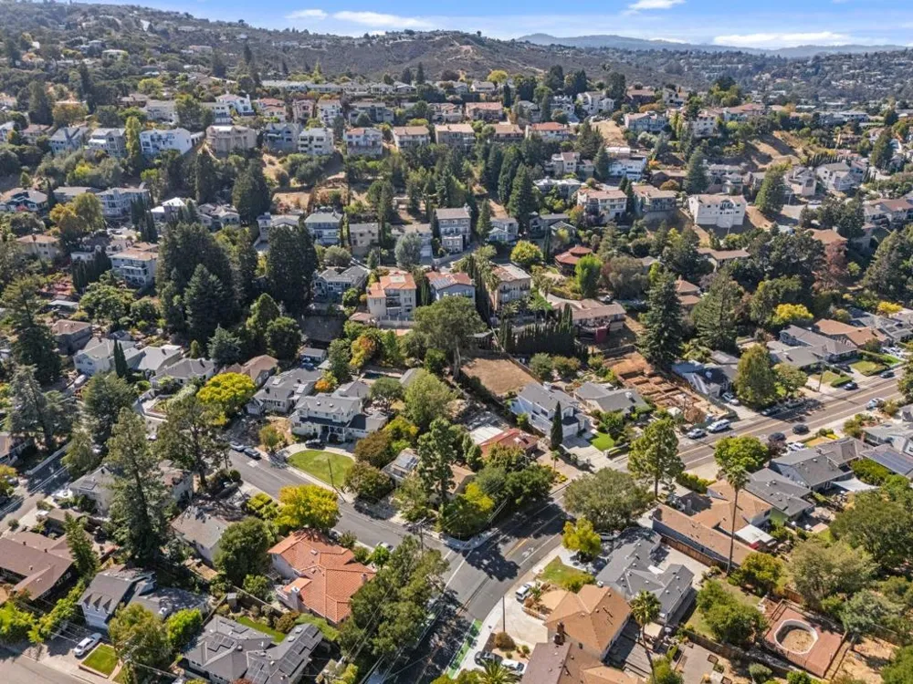 2 Beverly Drive San Carlos, CA 94070
