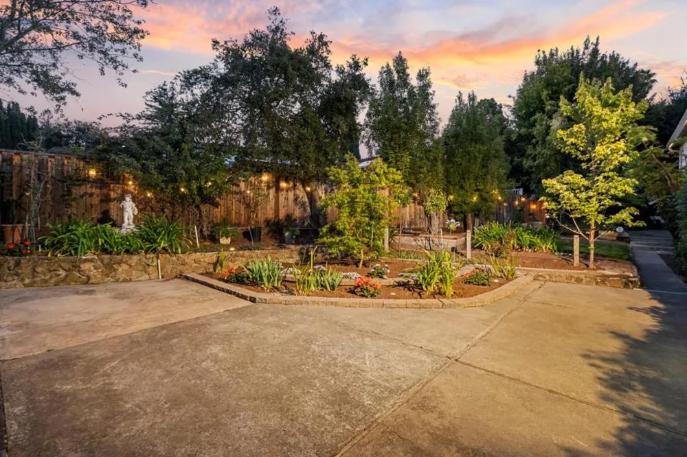 2 Beverly Drive San Carlos, CA 94070