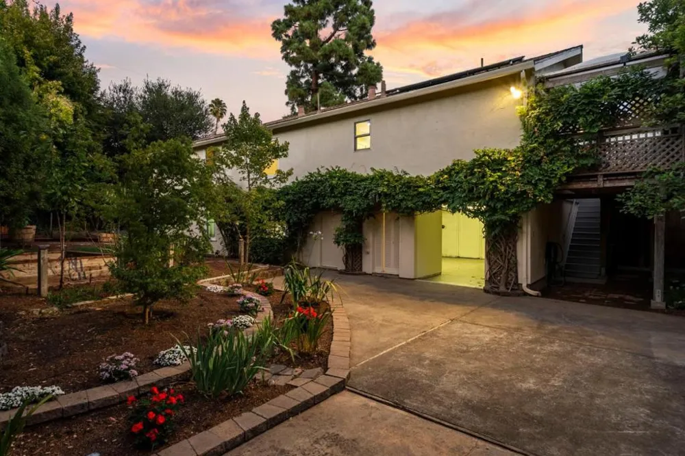2 Beverly Drive San Carlos, CA 94070