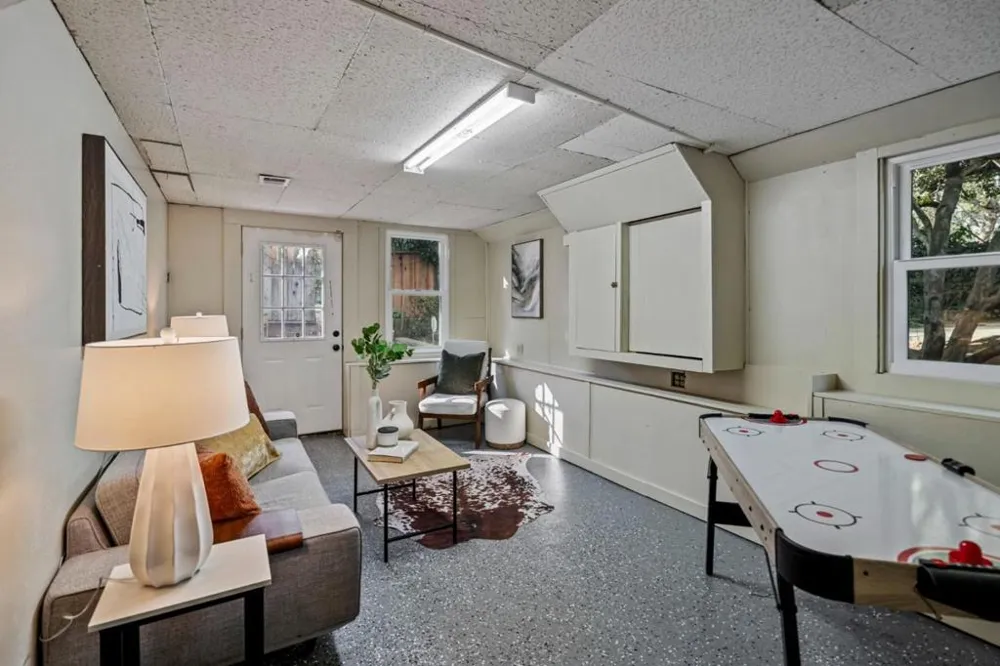 2 Beverly Drive San Carlos, CA 94070