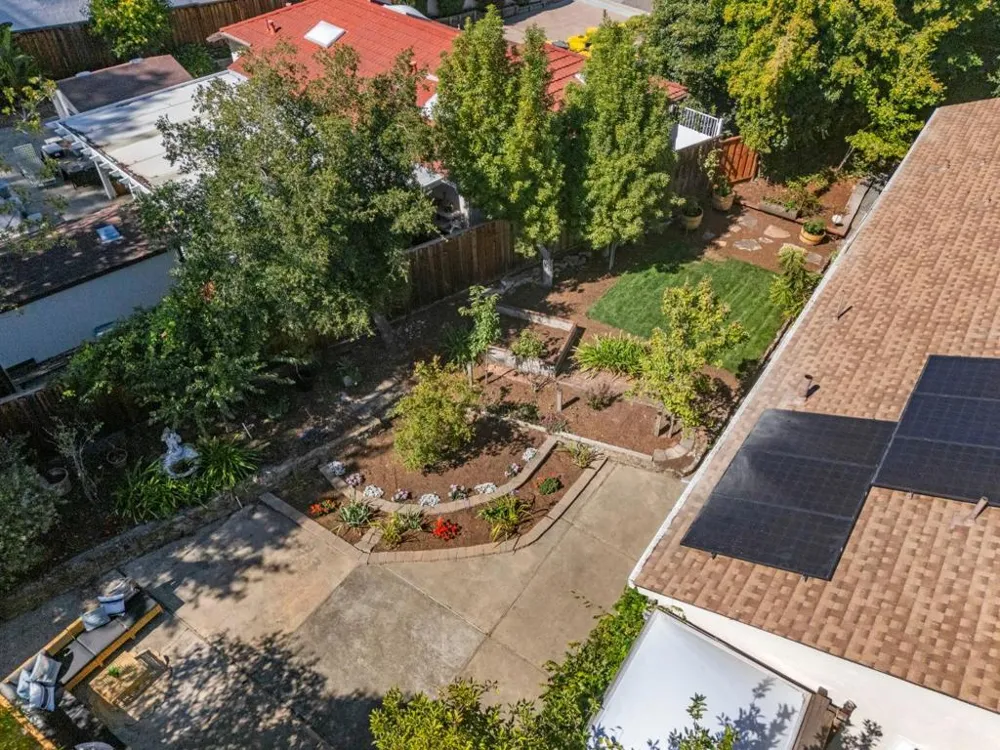 2 Beverly Drive San Carlos, CA 94070