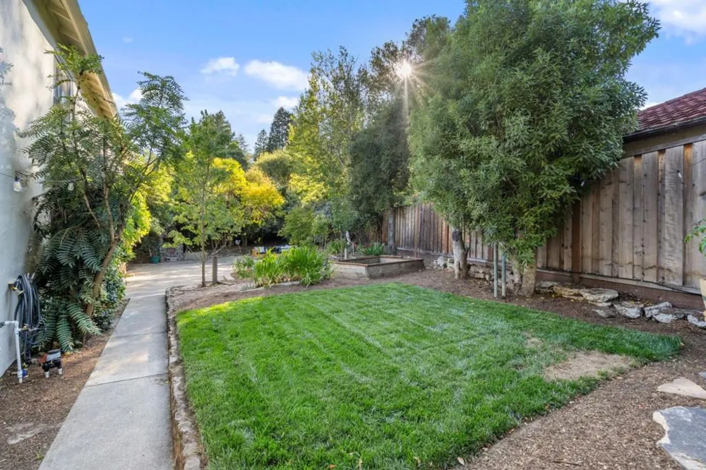 2 Beverly Drive San Carlos, CA 94070