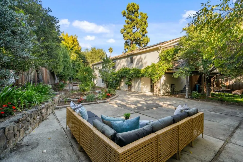 2 Beverly Drive San Carlos, CA 94070