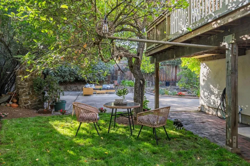 2 Beverly Drive San Carlos, CA 94070