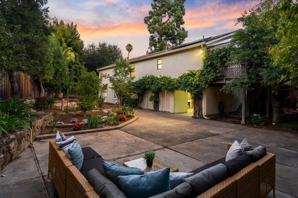 2 Beverly Drive San Carlos, CA 94070
