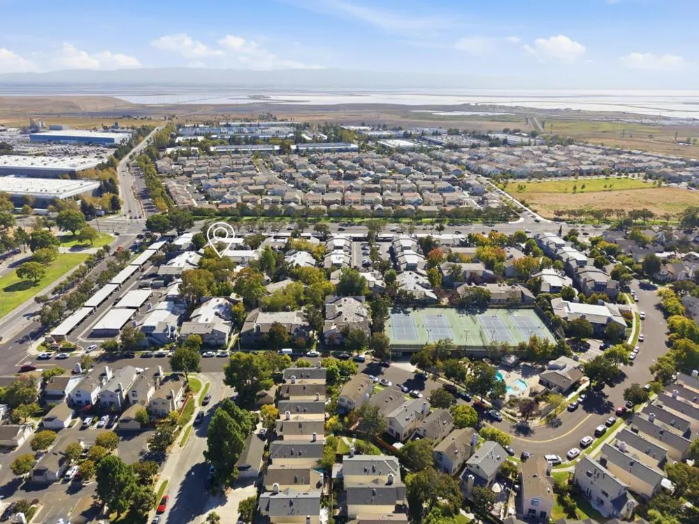 6386 Buena Vista Drive #B Newark, CA 94560