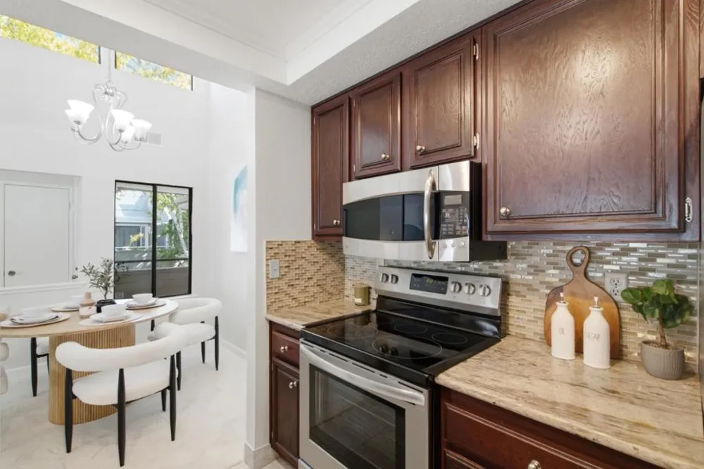 6386 Buena Vista Drive #B Newark, CA 94560