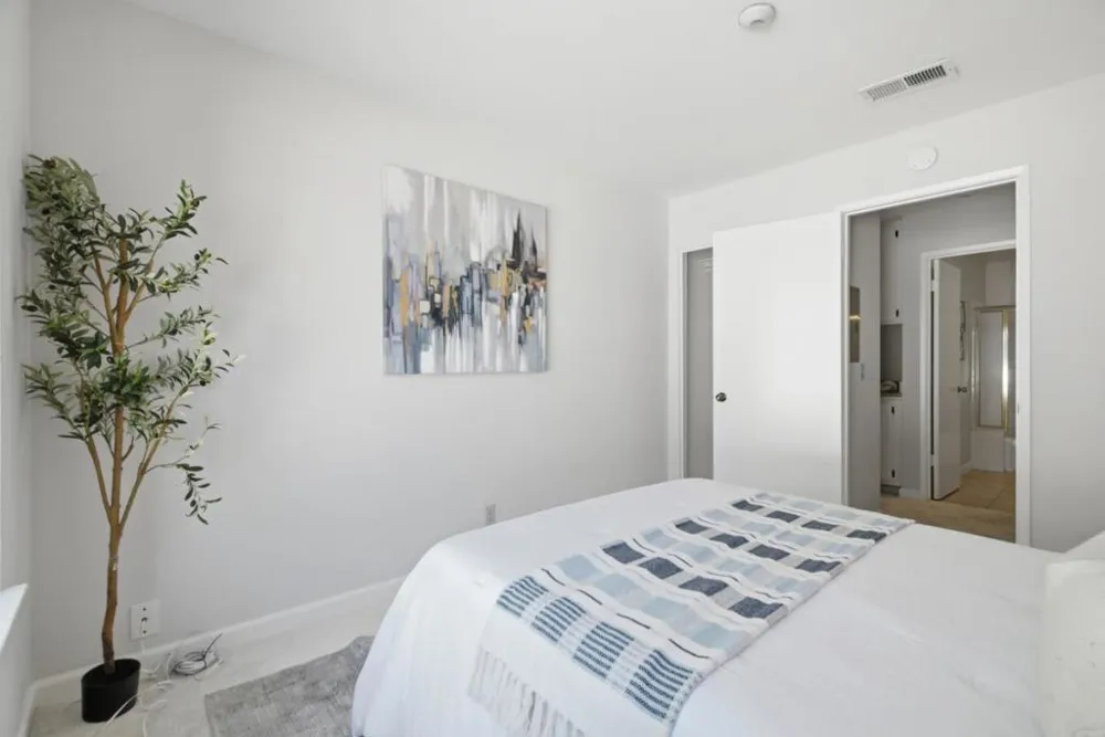 6386 Buena Vista Drive #B Newark, CA 94560
