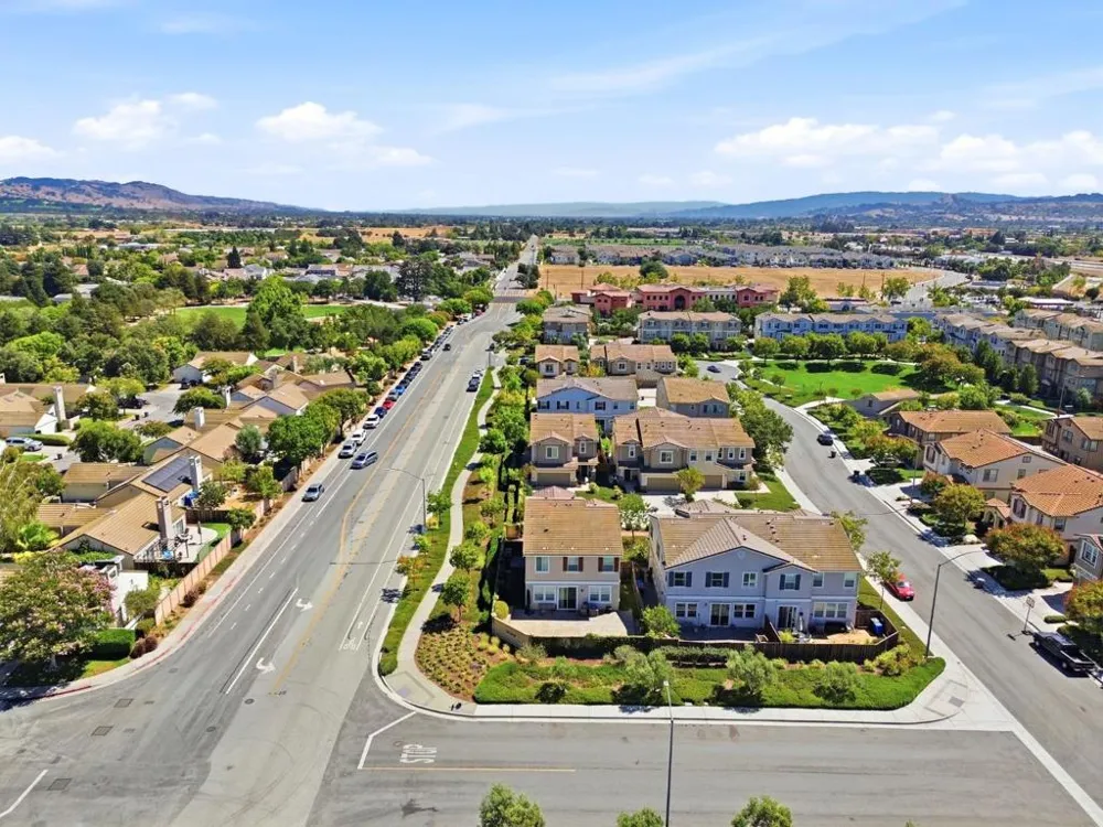 17054 Mimosa Drive Morgan Hill, CA 95037
