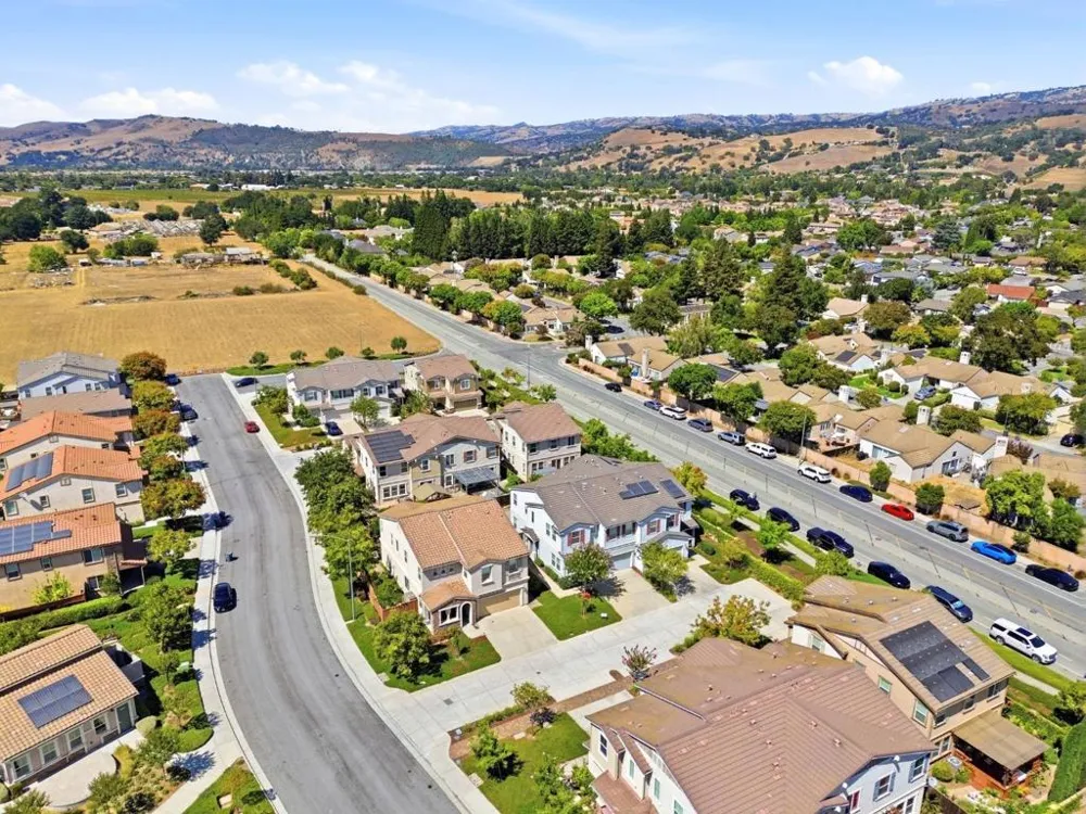17054 Mimosa Drive Morgan Hill, CA 95037
