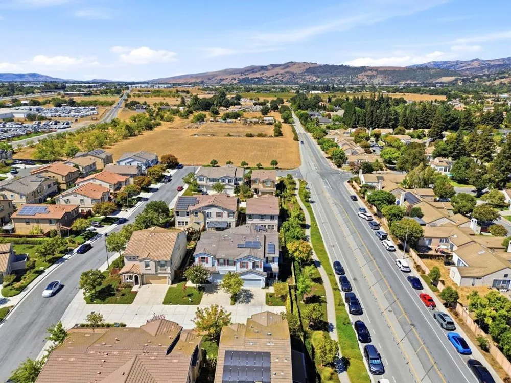 17054 Mimosa Drive Morgan Hill, CA 95037