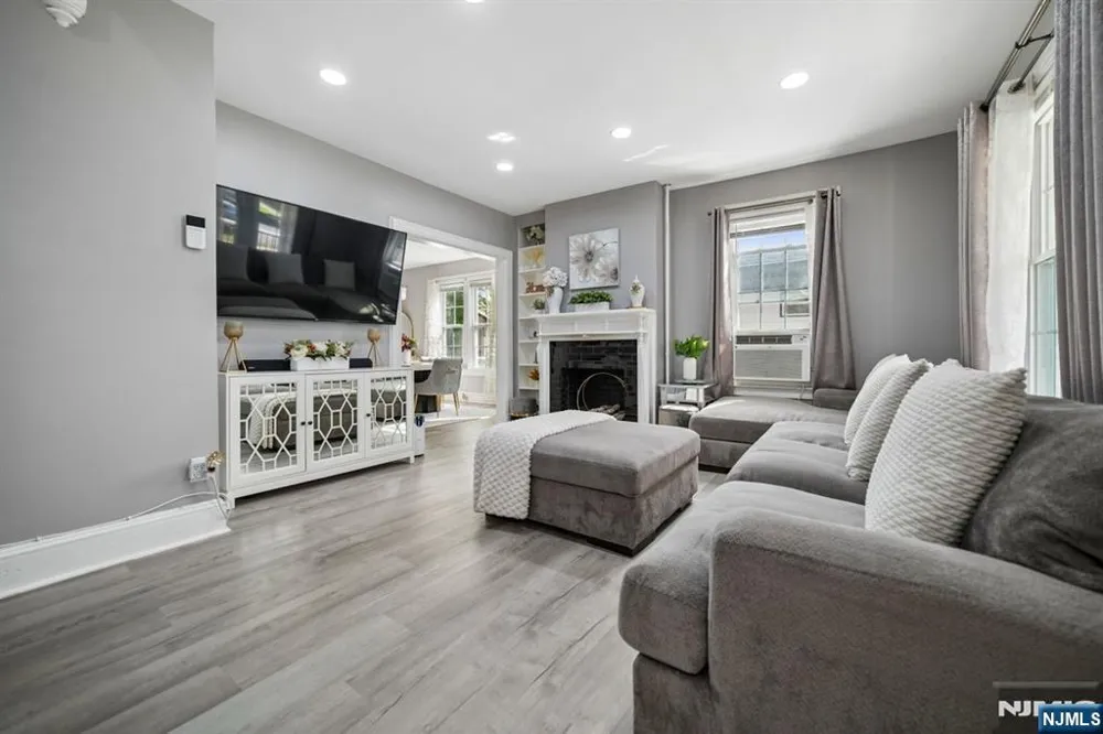 157 John Street Englewood, NJ 07631