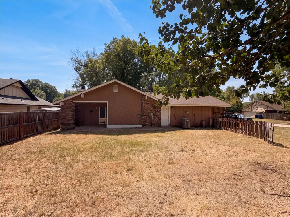 1409 S Walnut Avenue Broken Arrow, OK 74012