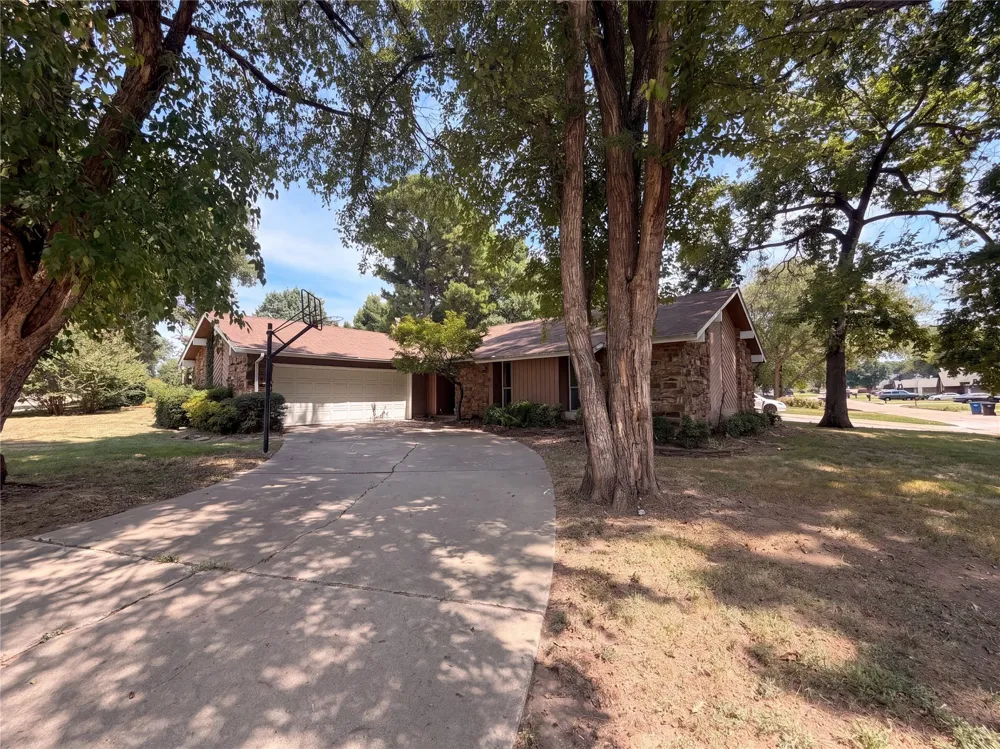 1409 S Walnut Avenue Broken Arrow, OK 74012