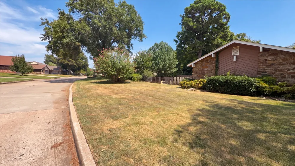 1409 S Walnut Avenue Broken Arrow, OK 74012