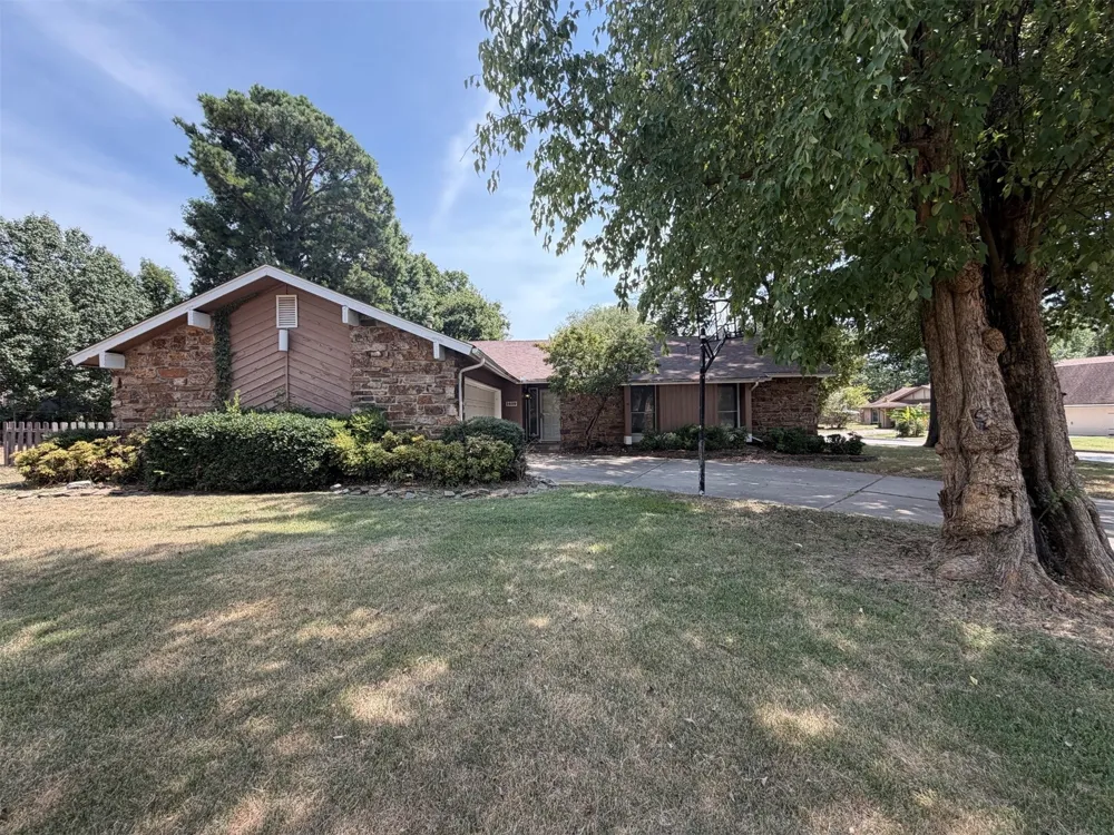 1409 S Walnut Avenue Broken Arrow, OK 74012