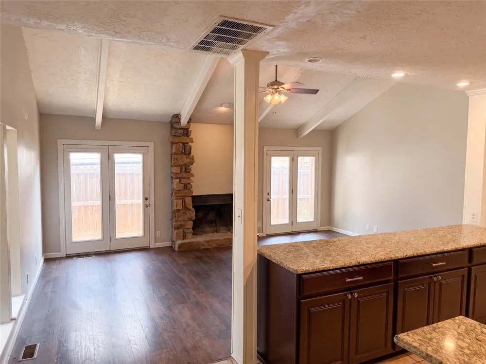 1409 S Walnut Avenue Broken Arrow, OK 74012