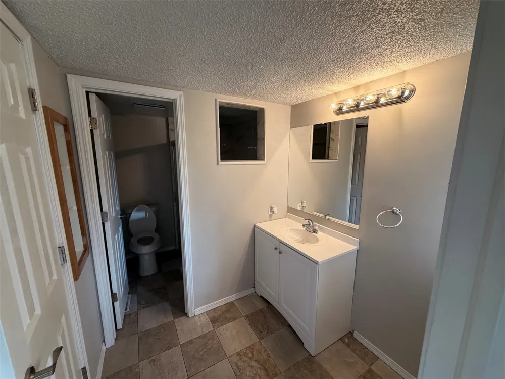 1409 S Walnut Avenue Broken Arrow, OK 74012