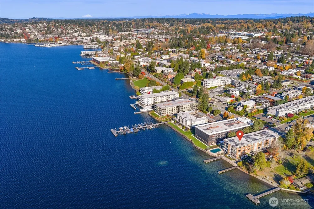 6225 Lake Washington Boulevard NE #208 Kirkland, WA 98033