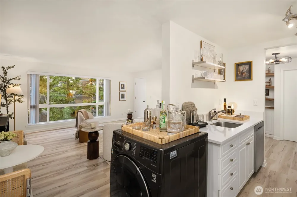6225 Lake Washington Boulevard NE #208 Kirkland, WA 98033