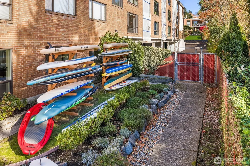 6225 Lake Washington Boulevard NE #208 Kirkland, WA 98033