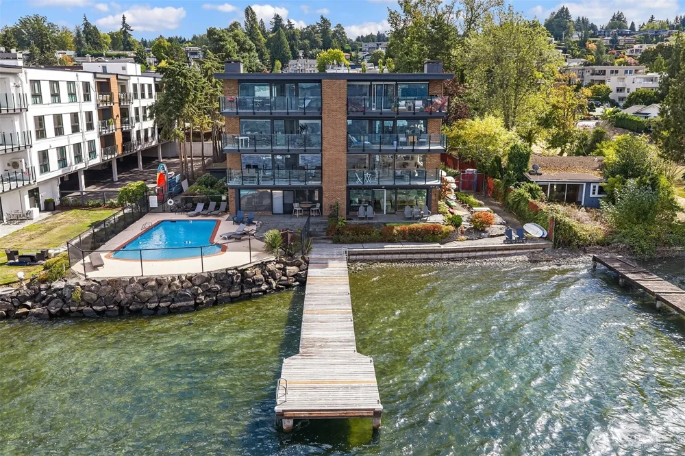 6225 Lake Washington Boulevard NE #208 Kirkland, WA 98033