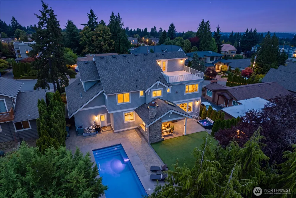 9831 NE 16th Street Bellevue, WA 98004