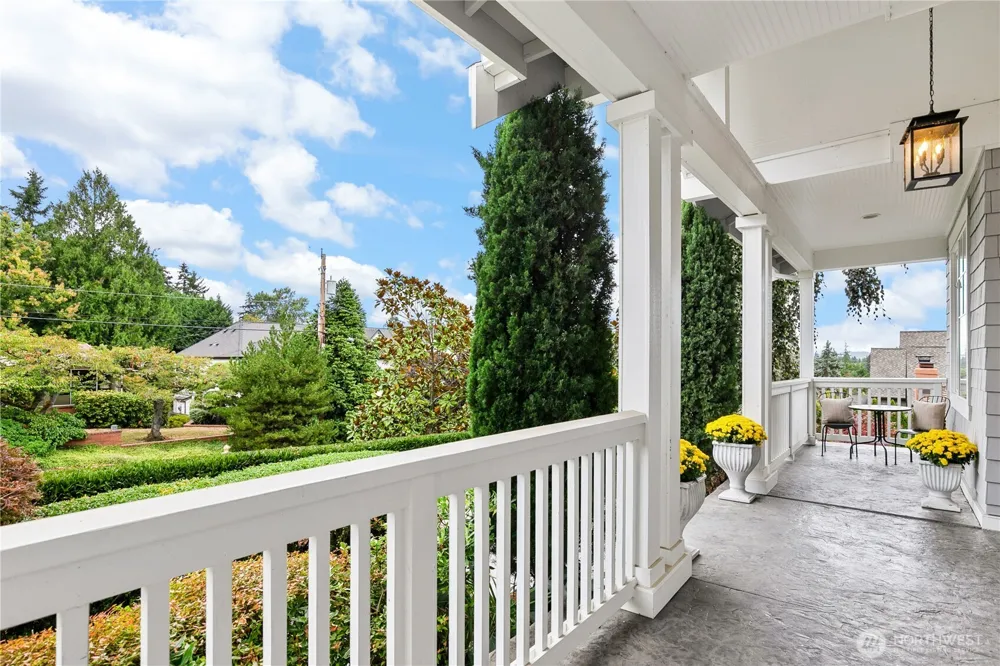 9831 NE 16th Street Bellevue, WA 98004