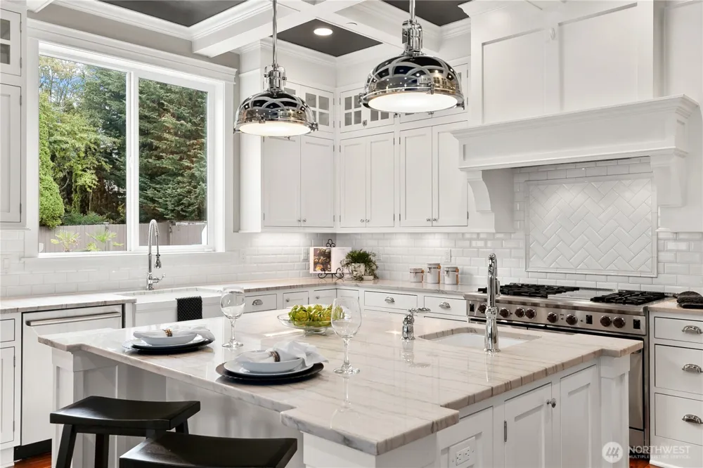 9831 NE 16th Street Bellevue, WA 98004