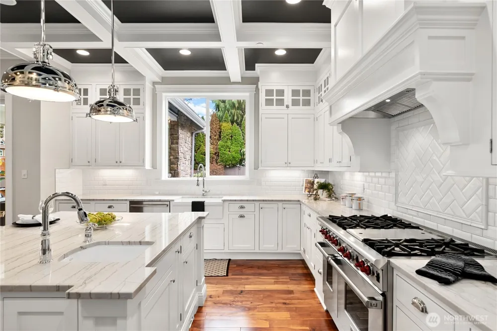 9831 NE 16th Street Bellevue, WA 98004