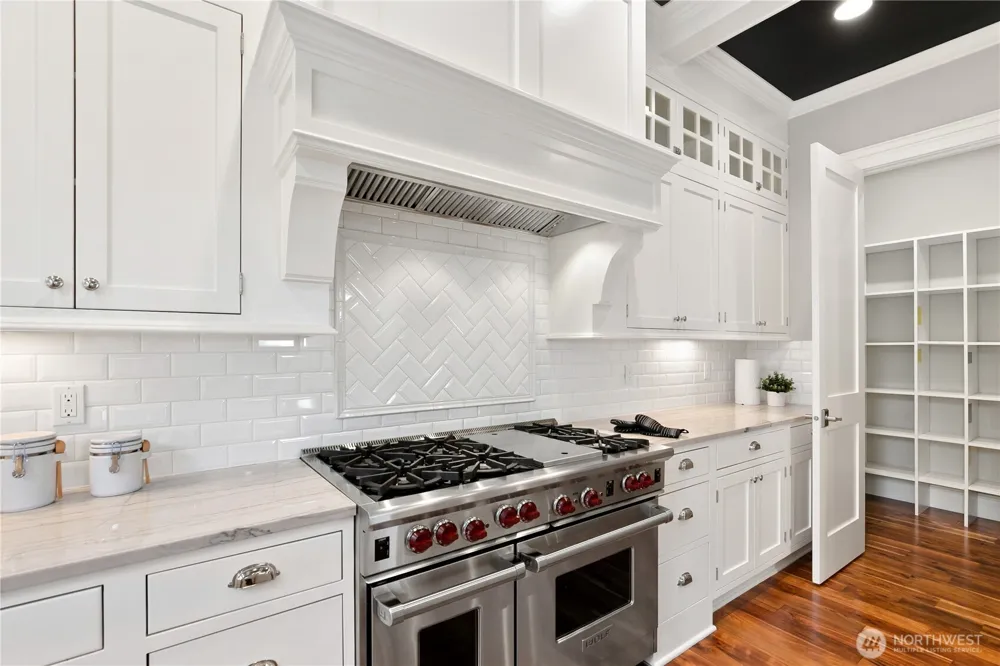 9831 NE 16th Street Bellevue, WA 98004