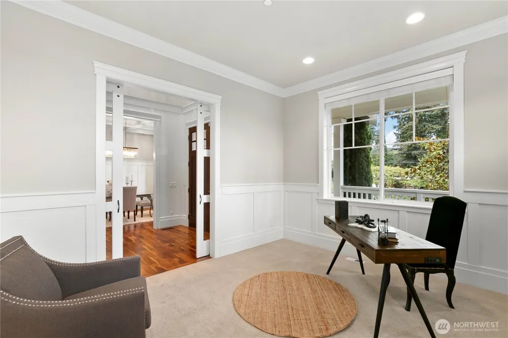 9831 NE 16th Street Bellevue, WA 98004