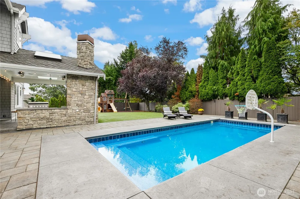 9831 NE 16th Street Bellevue, WA 98004