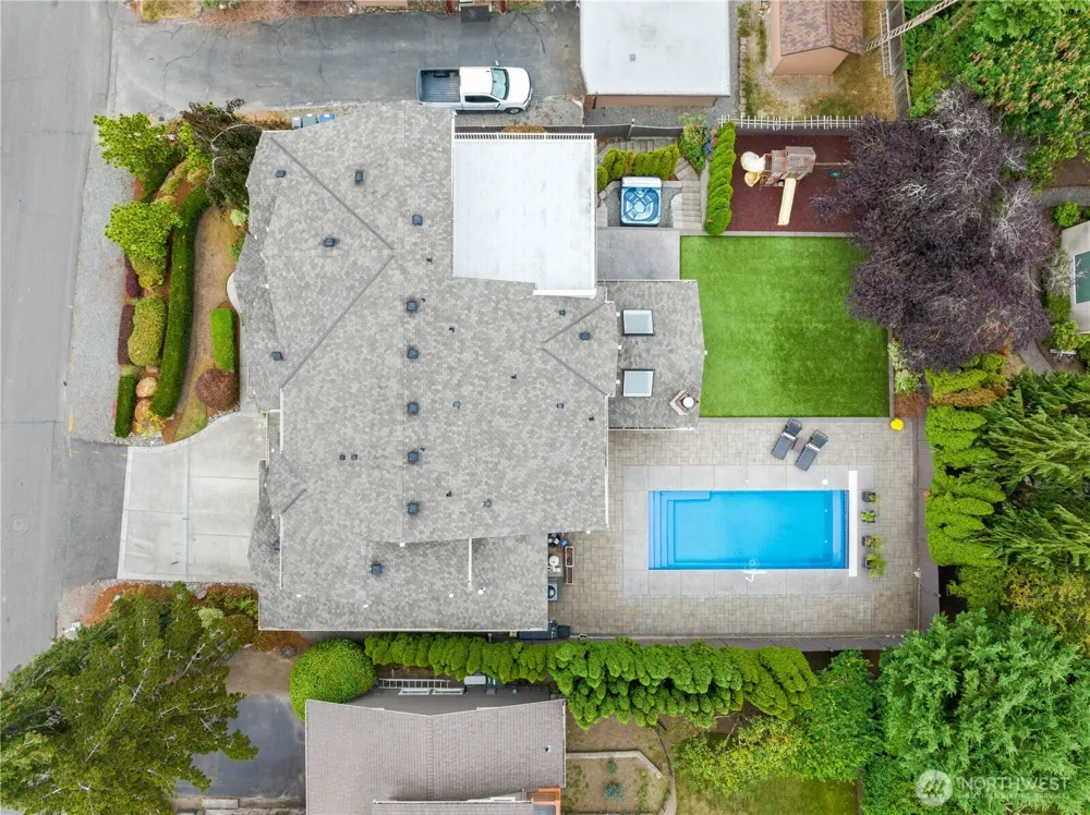 9831 NE 16th Street Bellevue, WA 98004