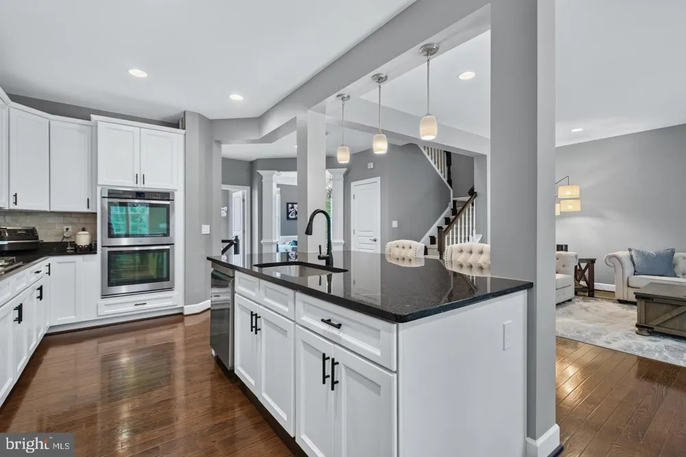 20283 CENTER BROOK SQUARE Sterling, VA 20165