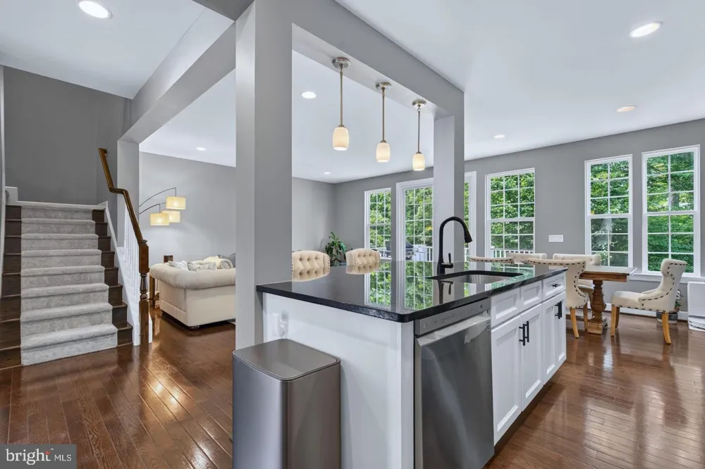 20283 CENTER BROOK SQUARE Sterling, VA 20165