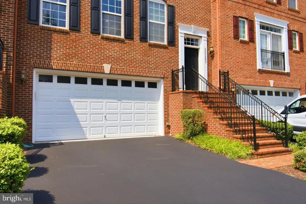 20283 CENTER BROOK SQUARE Sterling, VA 20165