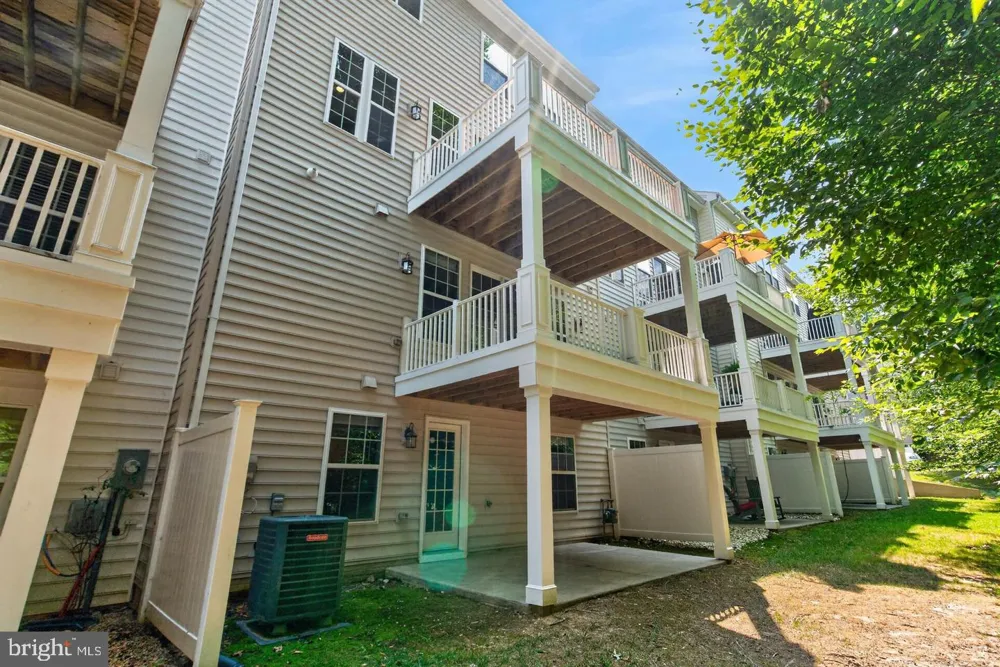 20283 CENTER BROOK SQUARE Sterling, VA 20165