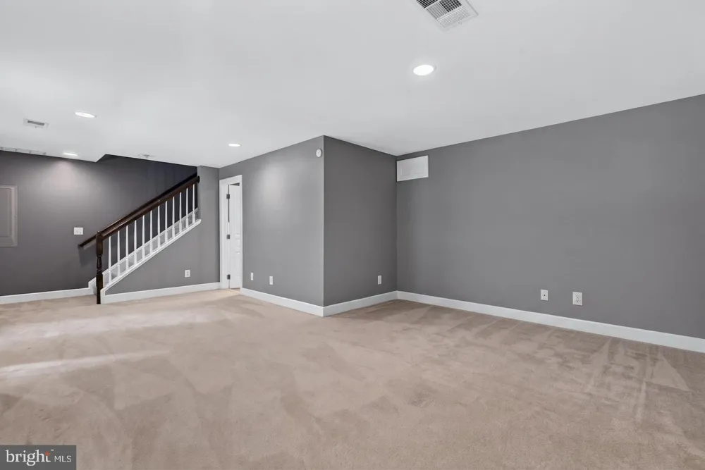 20283 CENTER BROOK SQUARE Sterling, VA 20165