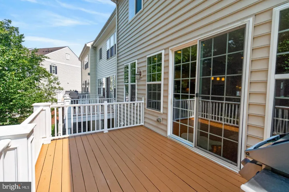 20283 CENTER BROOK SQUARE Sterling, VA 20165