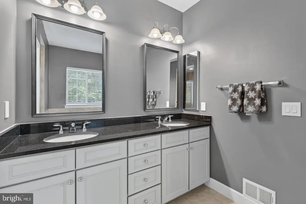 20283 CENTER BROOK SQUARE Sterling, VA 20165