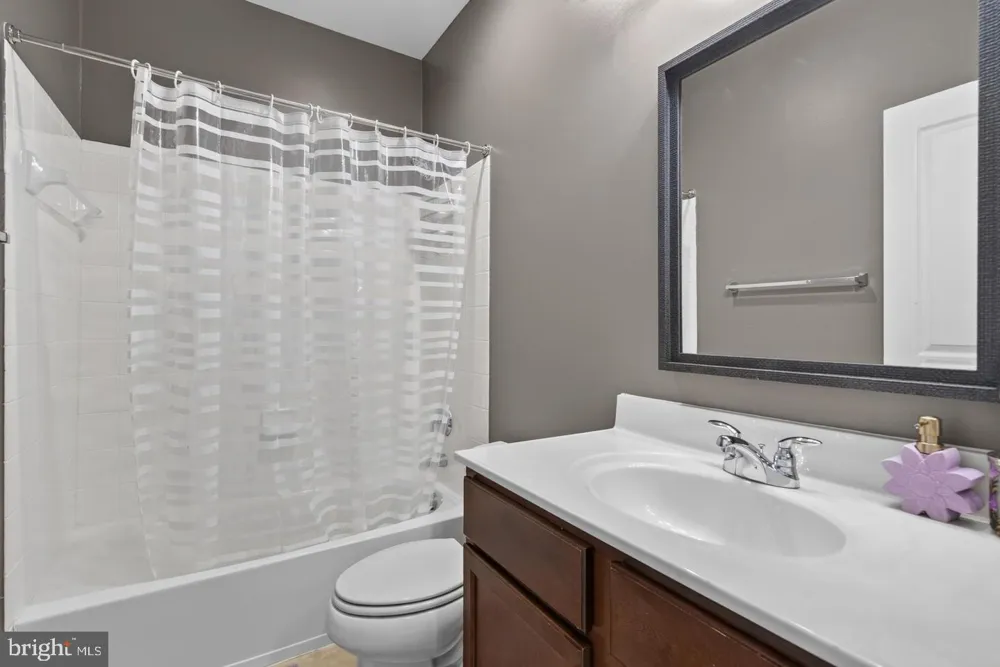 20283 CENTER BROOK SQUARE Sterling, VA 20165