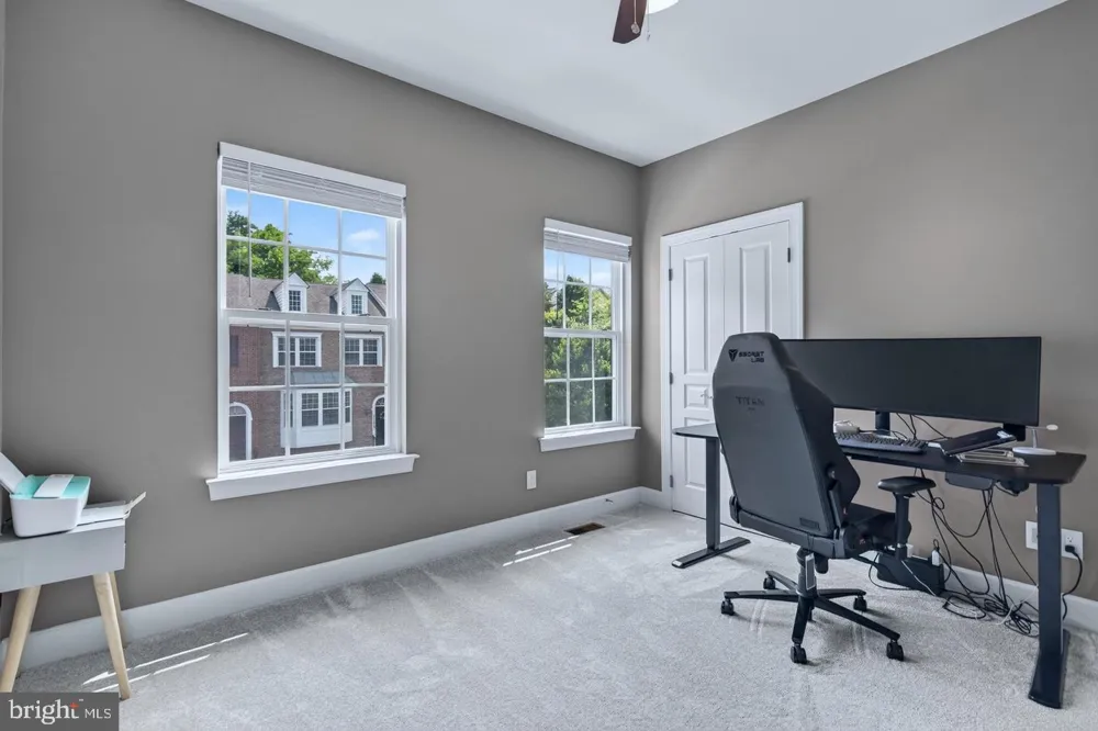 20283 CENTER BROOK SQUARE Sterling, VA 20165