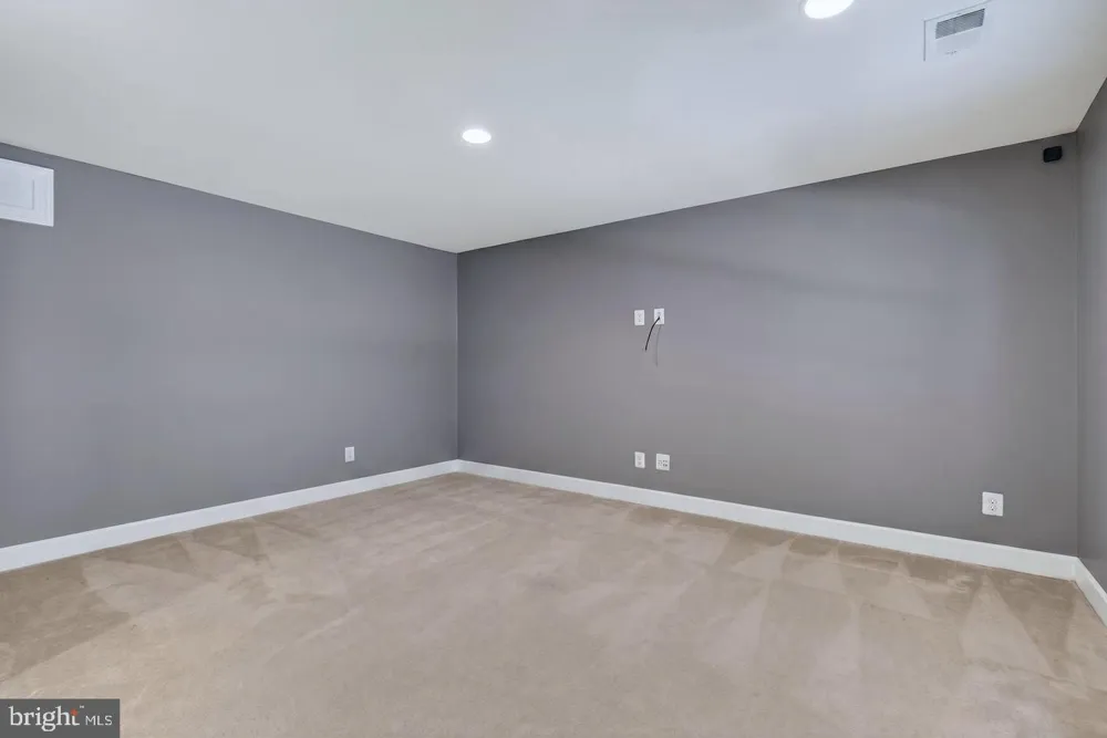 20283 CENTER BROOK SQUARE Sterling, VA 20165